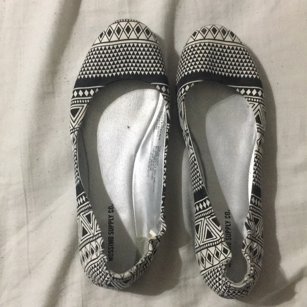 Mossimo Supply Co flats